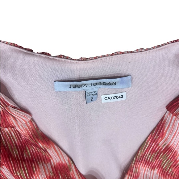 Julia Jordan Two-Tone Floral Pink Satin V-Neck Dress | Size 2 - Picture 5 of 10